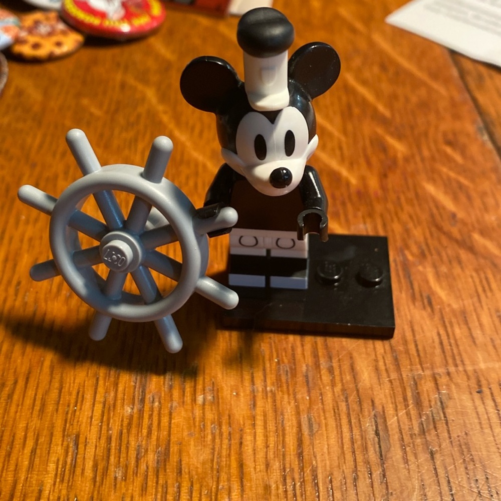 Steamboat Willie min for Legos